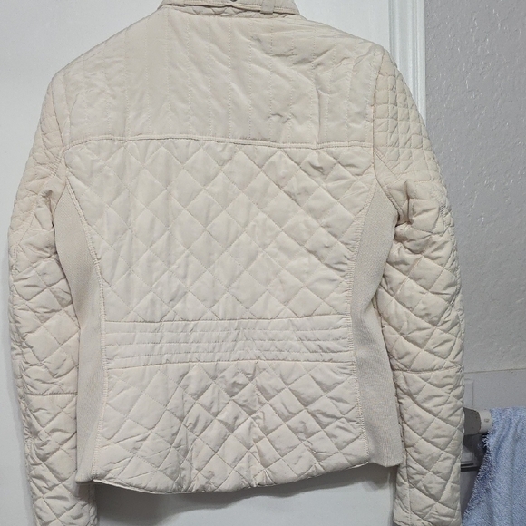 Elegant Cream Quilted Women's Jacket - Picture 8 of 14